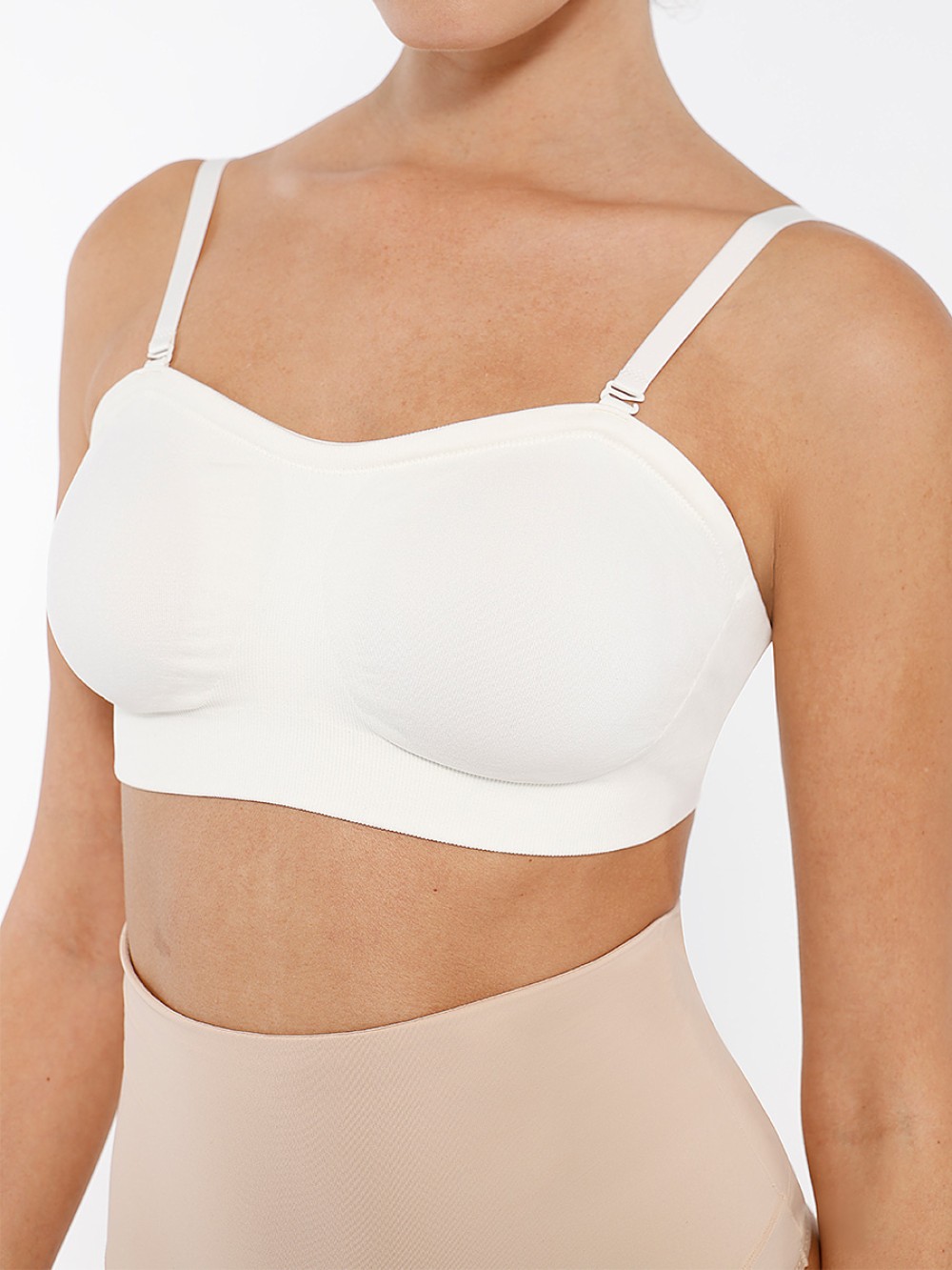 Seamless Strapless Lift Bra with Soft Comfort & Adjustable 3-Row Hooks