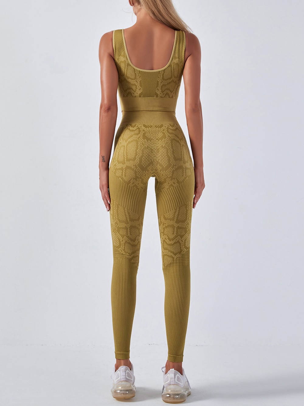Yellow Seamless Yoga Bra And High Waist Legging For Strolling
