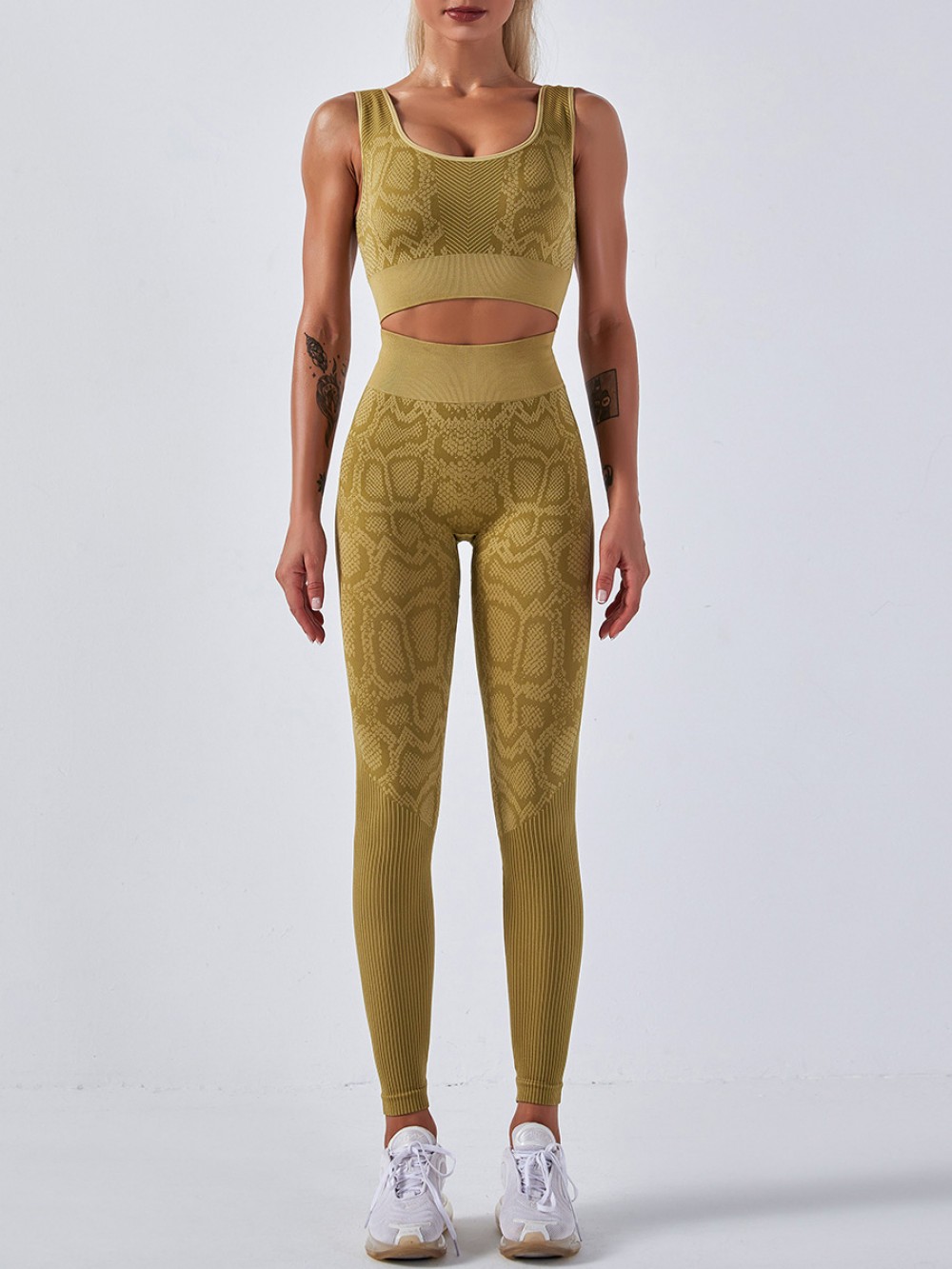 Yellow Seamless Yoga Bra And High Waist Legging For Strolling