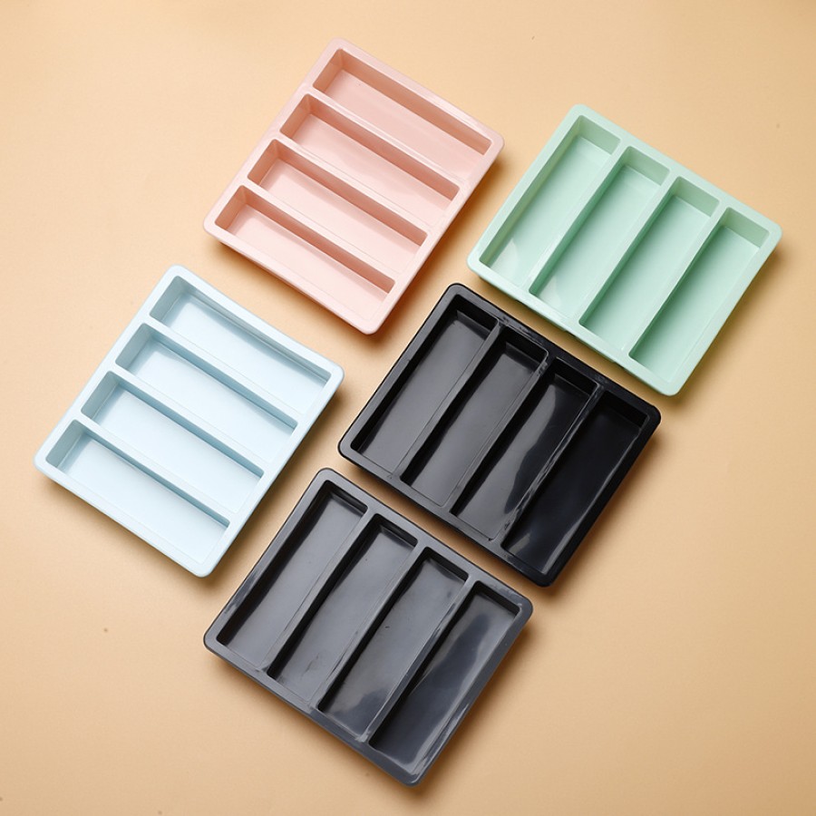 Rectangular 4-compartment silicone ice tray