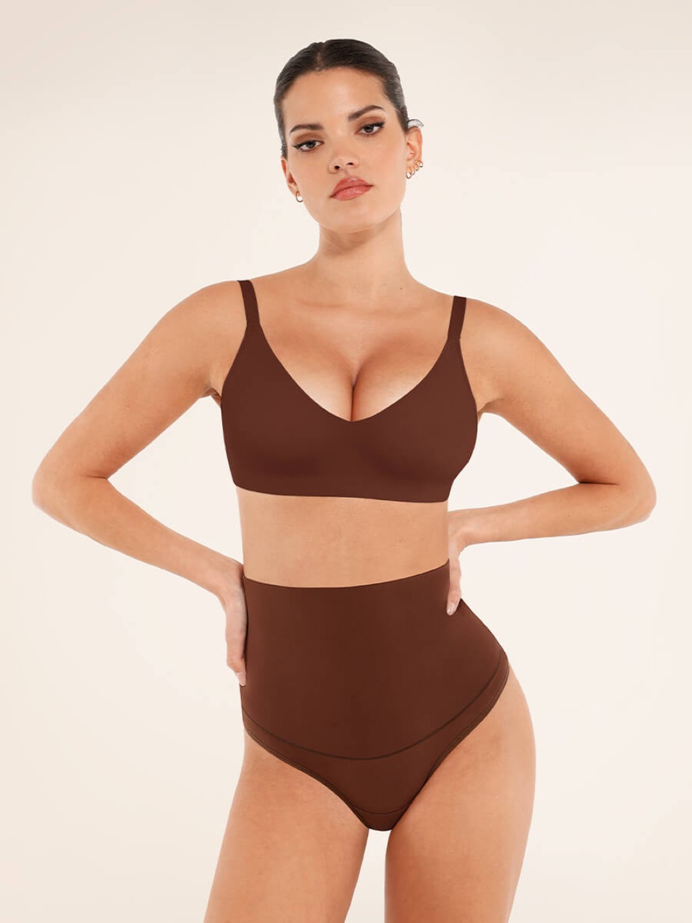 Wholesale Seamless Comfort Underarm Smoothing V-Neck Bralette with Adjustable Straps