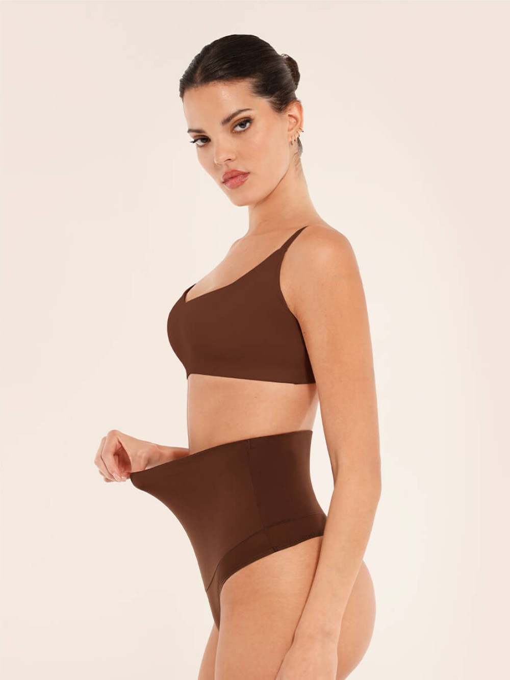 Wholesale Seamless Comfort Underarm Smoothing V-Neck Bralette with Adjustable Straps