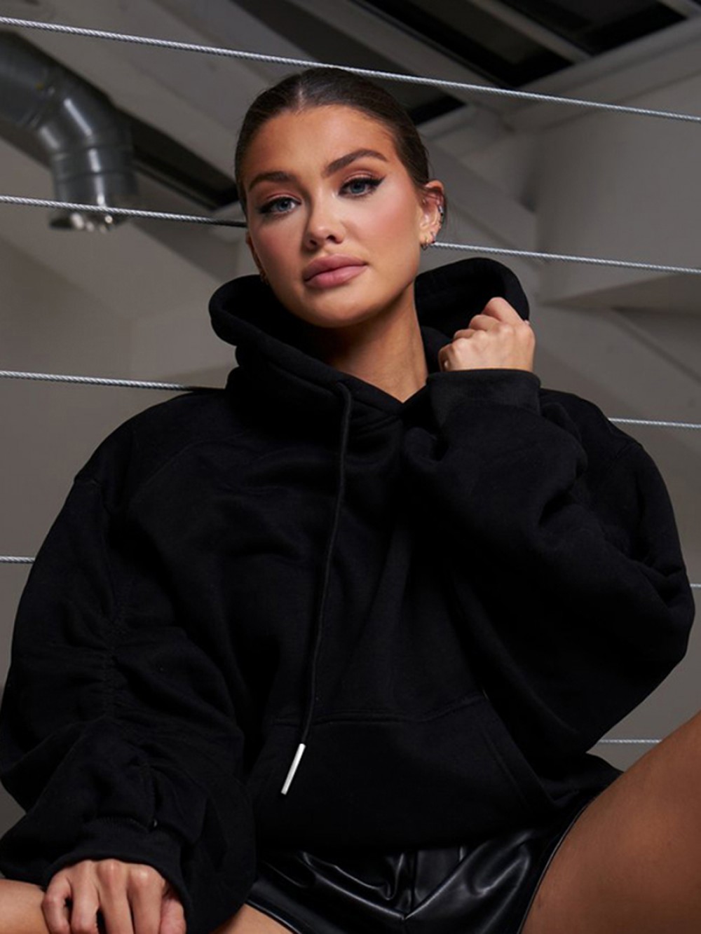 Black Hooded Neck Solid Color Pocket Sweatshirt Women's Clothing