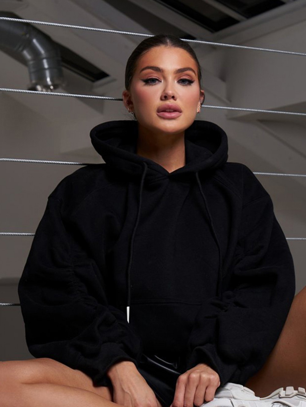 Black Hooded Neck Solid Color Pocket Sweatshirt Women's Clothing