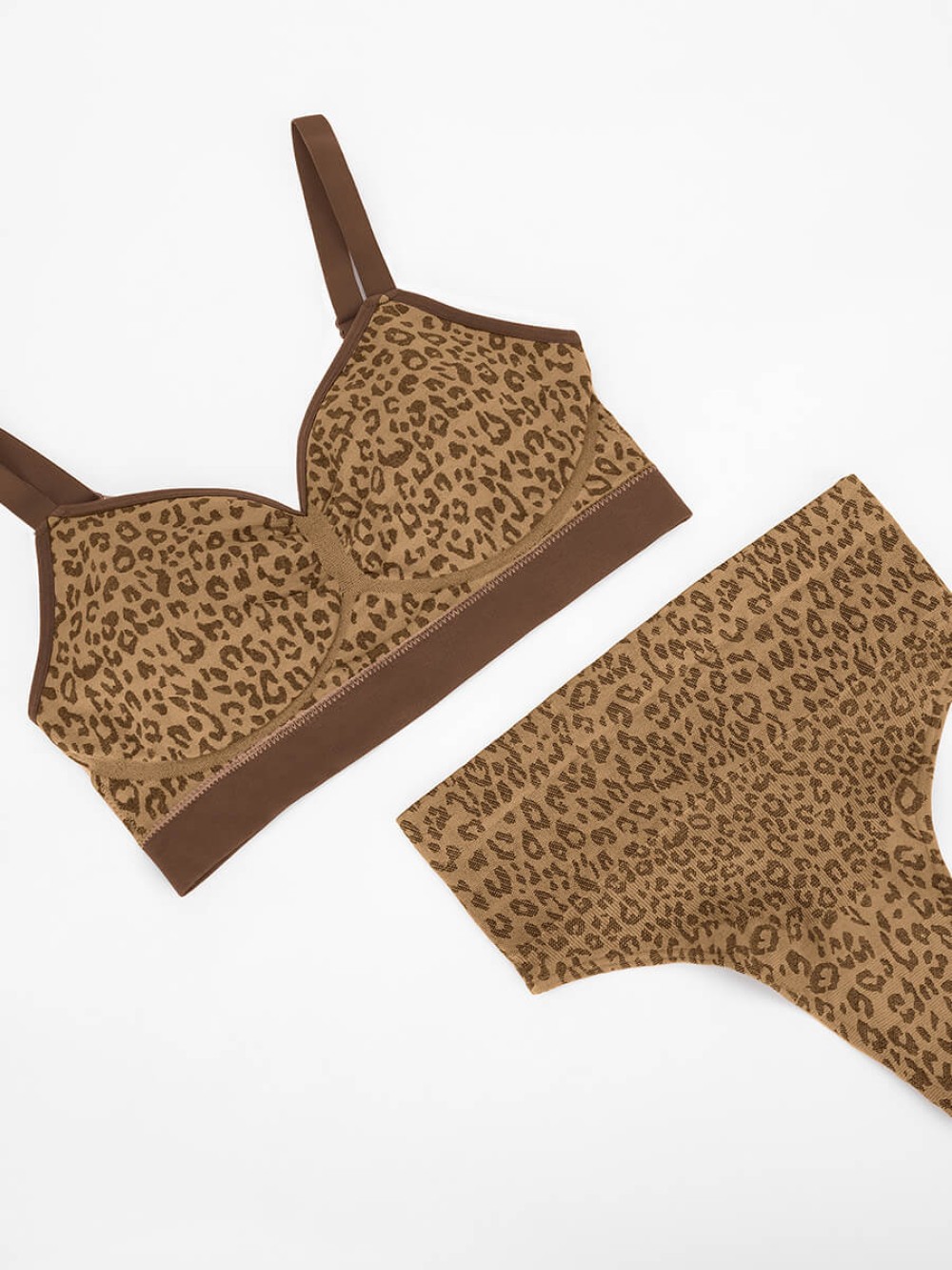 Seamless Leopard Print Bust Support Bra with Adjustable Straps