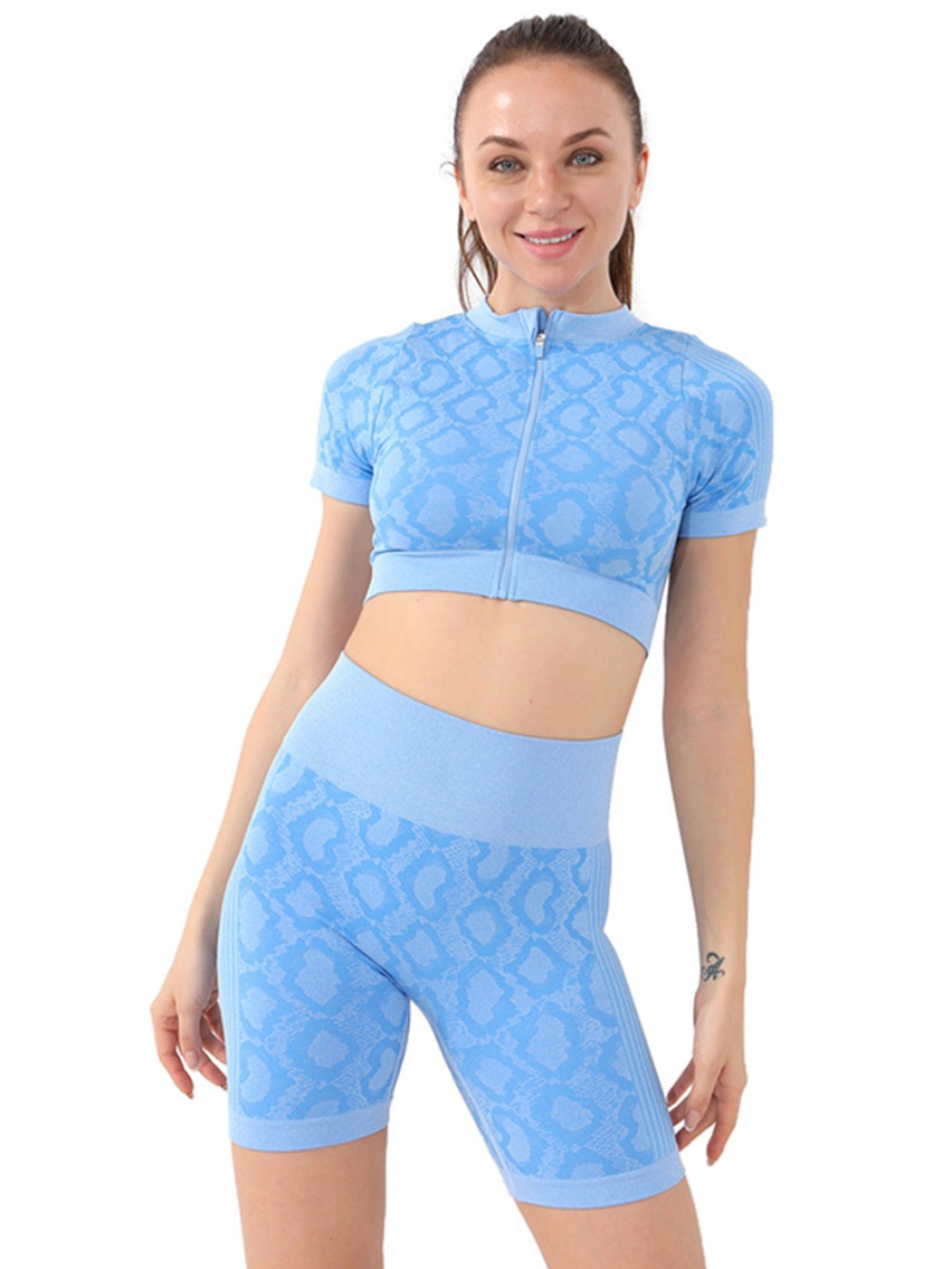 New Arrivals Zipper Front Tight Crop Top And Shorts Jogging Wear Yoga Set