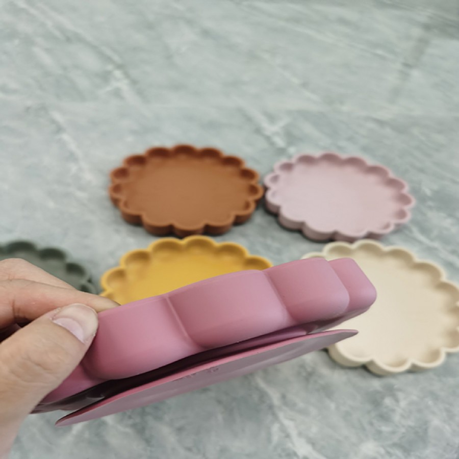 Silicone lion suction plate