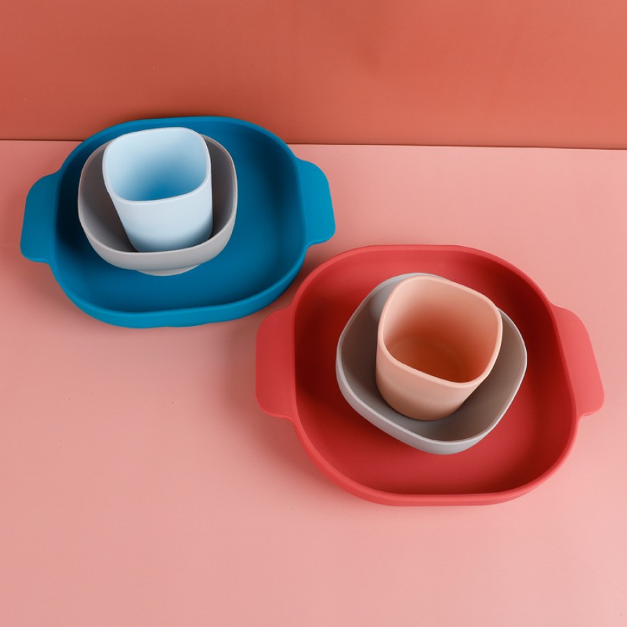 Baby silicone tableware set with handles